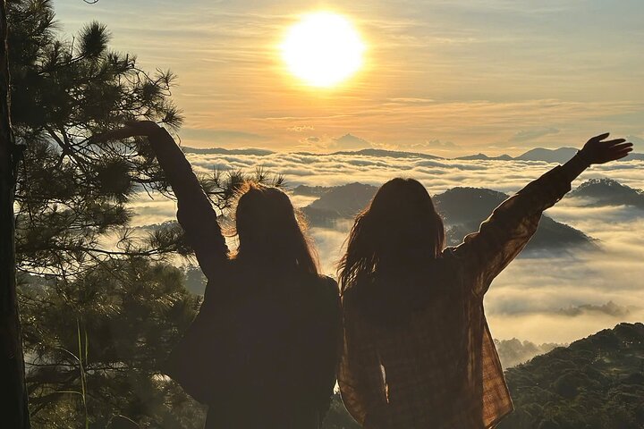 Dalat: Cloud Hunting & Sunrise Trekking to Hon Ho Mountain