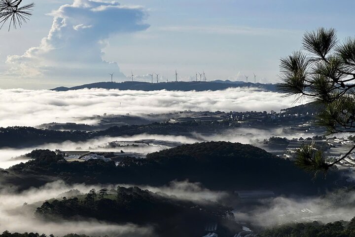 Dalat: Cloud Hunting & Sunrise Trekking to Hon Ho Mountain