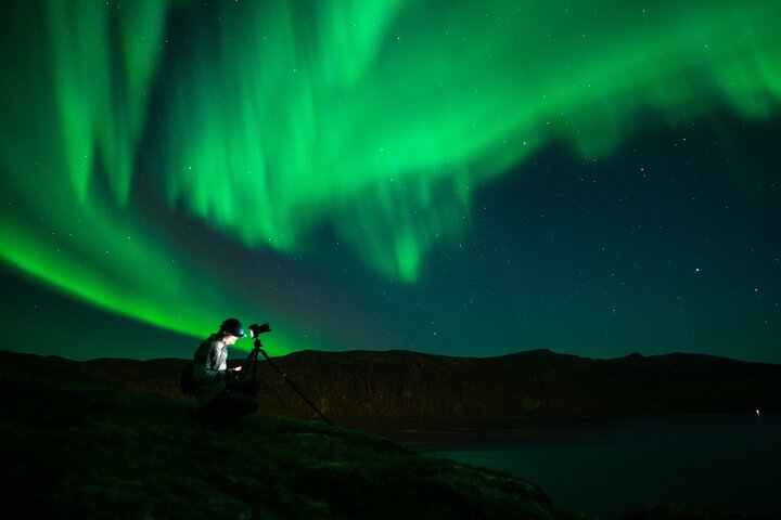 Northern Lights Minibus Chase from Tromsø with Chasing Lights