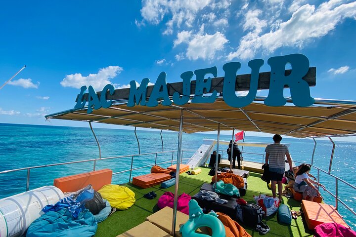 Excursion to Kuriat Island by Yacht
