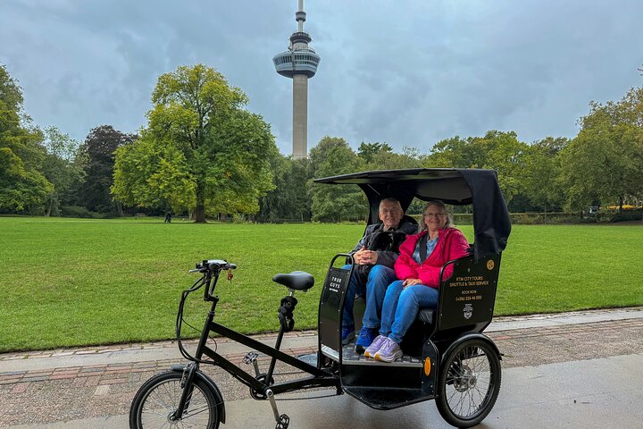 Private Pedicab/Rickshaw Tour of Rotterdam With a Local Guide