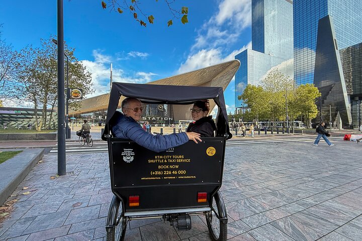 Private Pedicab/Rickshaw Tour of Rotterdam With a Local Guide