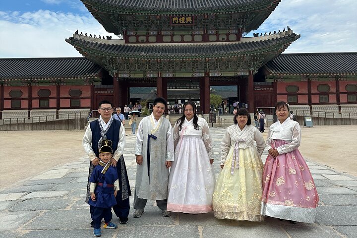 Seoul Private Layover Tour from the Airport with a Local