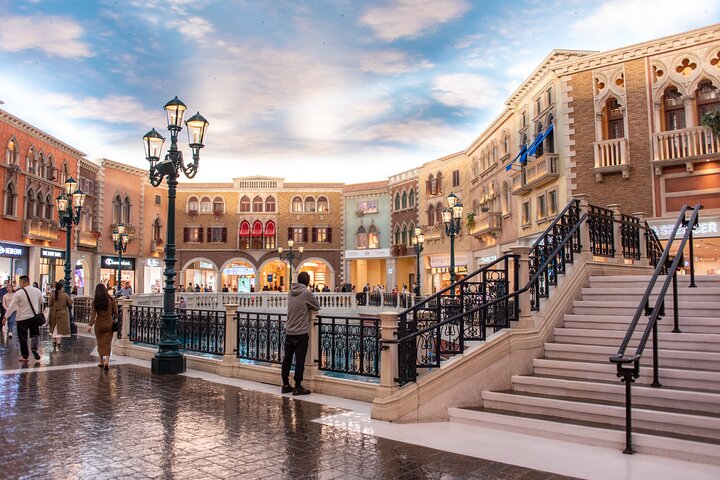 Doha City Tour, Villaggio Mall and Free Gondola Ride