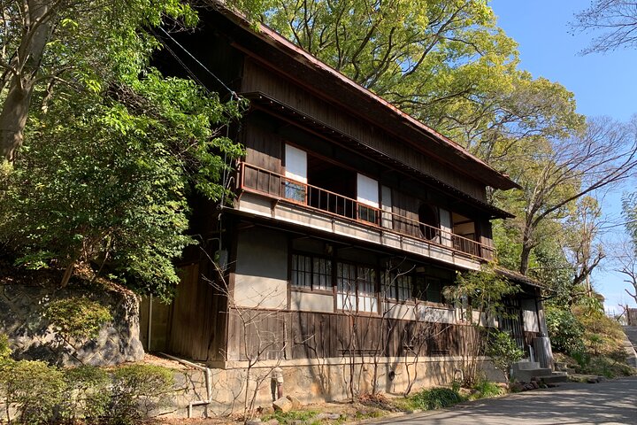 Kiwami Lantern Workshop in a Traditional Kurashiki Townhouse