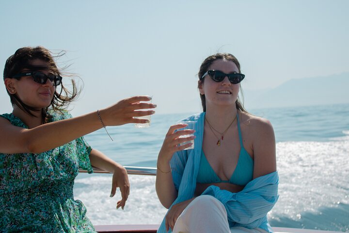 Procida Small Group Boat Tour from Ischia with Aperitif