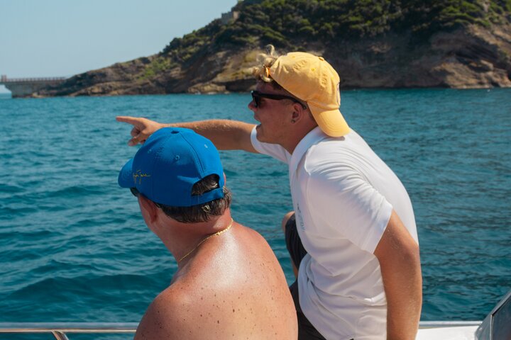 Procida Small Group Boat Tour from Ischia with Aperitif