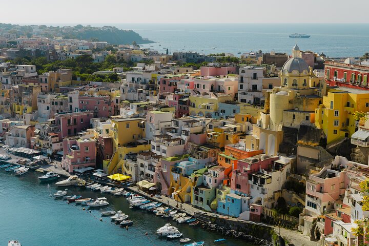 Procida Small Group Boat Tour from Ischia with Aperitif