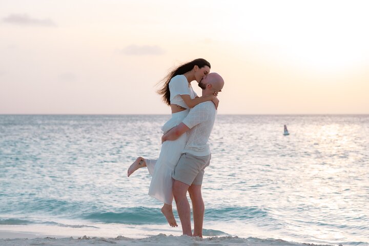 Private Vacation Photoshoot with Photographer in Virginia Beach