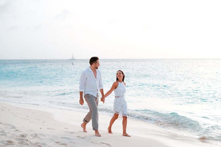 Private Vacation Photoshoot with Photographer in Virginia Beach