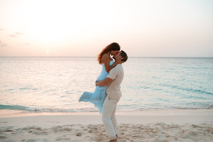 Private Vacation Photoshoot with Photographer in Virginia Beach