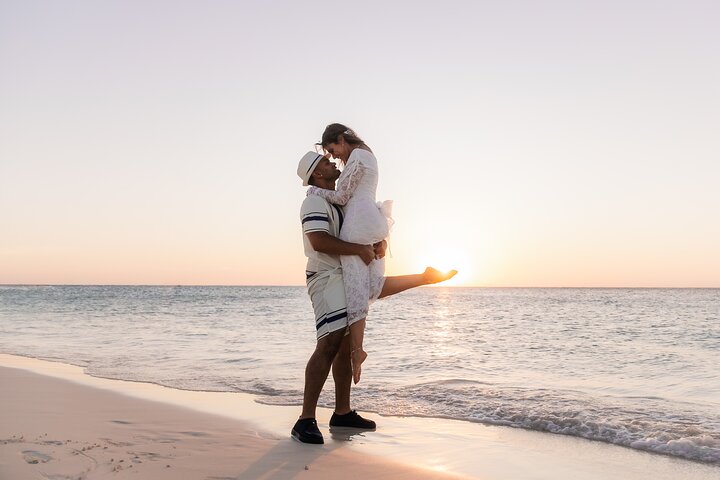 Private Vacation Photoshoot with Photographer in Virginia Beach