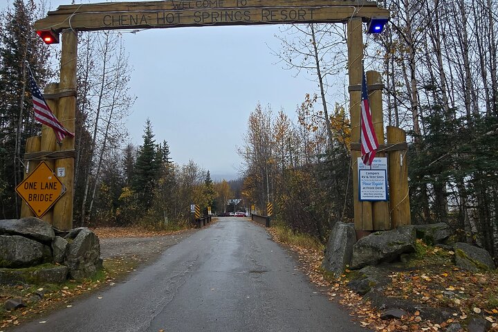 Fire & Ice: Chena Hot Springs, Ice Museum + Aurora Adventure