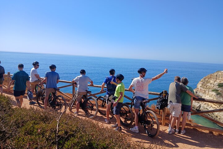 E-Bike Tour: Sete Vales Suspensos Trail (Marinha and Benagil)