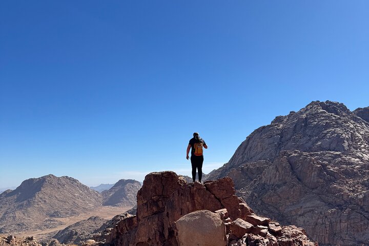 Full-Day Tour from Tabuk: Split Rock of Horeb & Mount Sinai