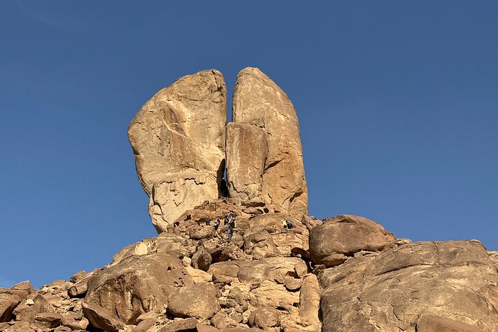 Full-Day Tour from Tabuk: Split Rock of Horeb & Mount Sinai