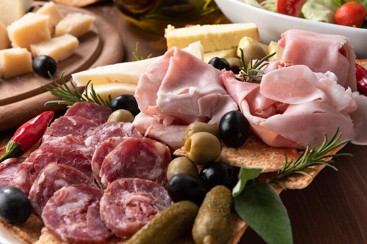 Cagliari: Full Day Wine Private Experience with Lunch