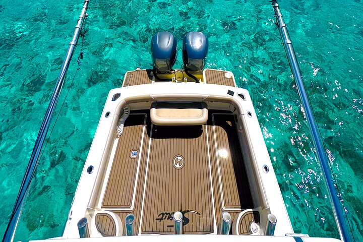 Private Boat Tours: Customize Your Grand Cayman Adventure!