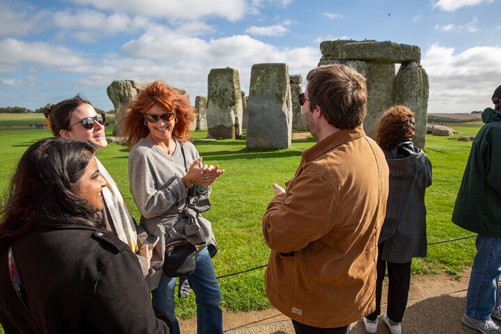 Stonehenge, Windsor Castle and Bath with Pub Lunch in Lacock