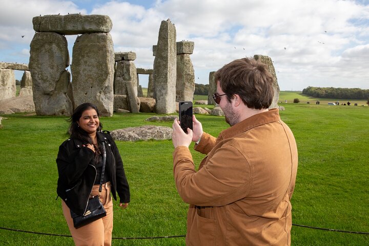 Stonehenge and Bath Tour from London