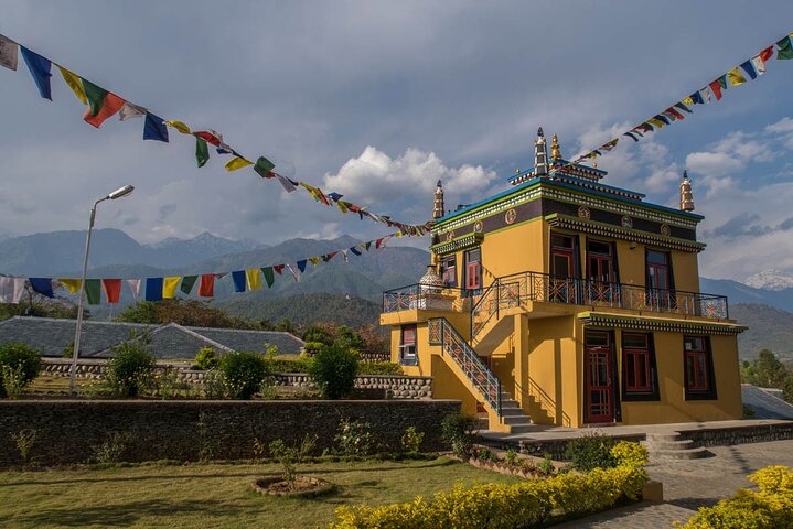 Guided Day Tour to Bir – Monasteries,Temple & Tea Garden Visit
