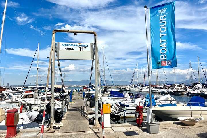 Cagliari Boat Tour by Maxi Rib - Wine and Snorkeling
