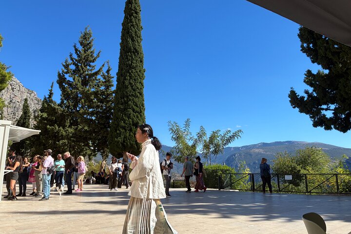 Delphi Skip-The-Line Private Tour with Licensed Guide & Admission
