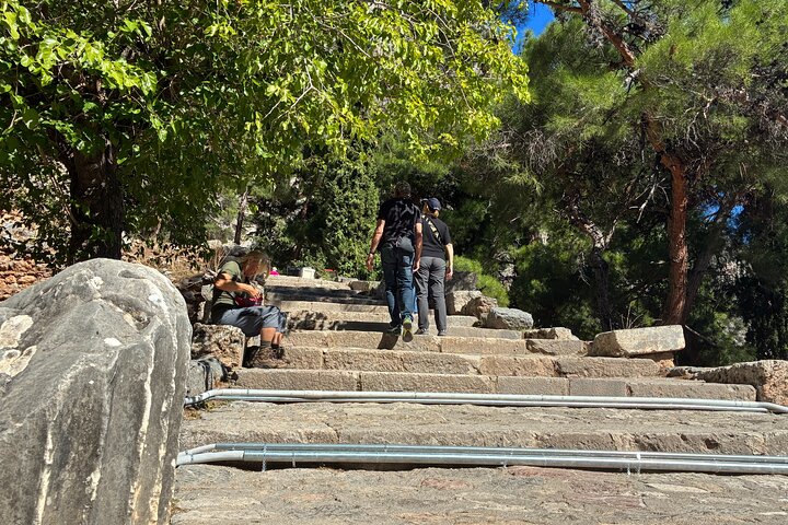 Delphi Skip-The-Line Private Tour with Licensed Guide & Admission