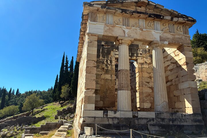 Delphi Skip-The-Line Private Tour with Licensed Guide & Admission