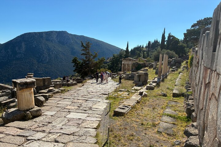 Delphi Skip-The-Line Private Tour with Licensed Guide & Admission