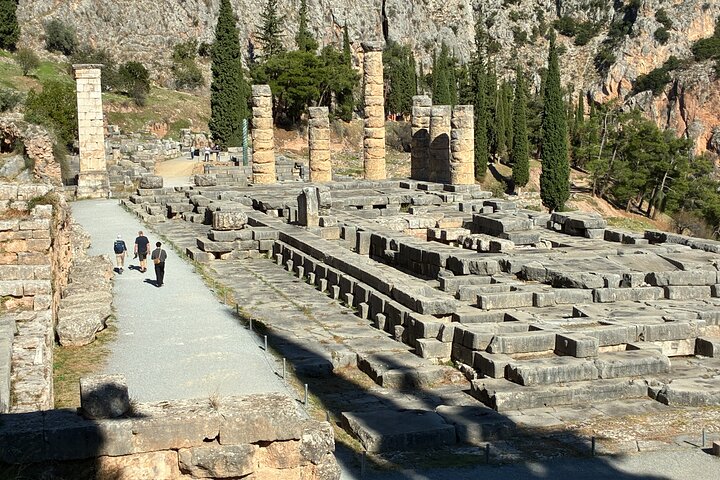 Delphi Skip-The-Line Private Tour with Licensed Guide & Admission
