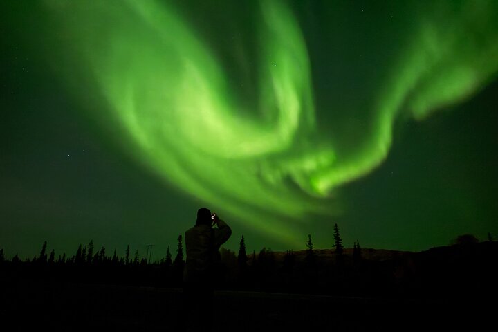 Yellowknife Aurora Hunting Tours by Bus