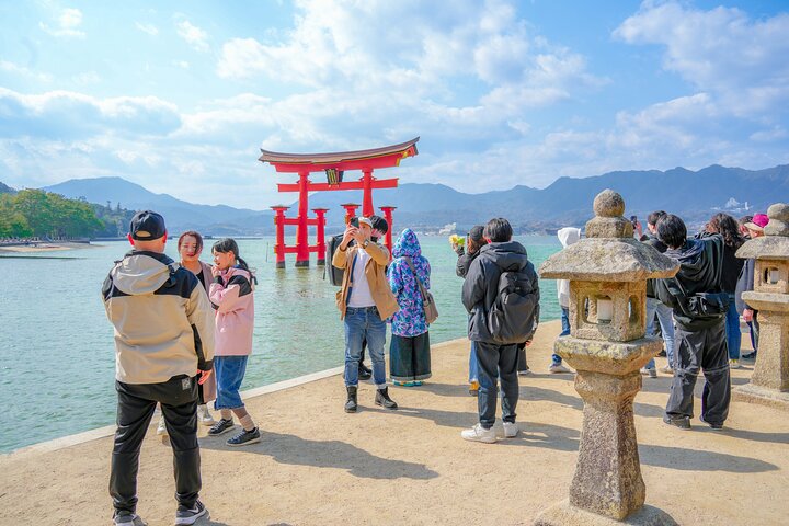 Hiroshima and Miyajima Full-Day Tour from Kyoto by Bullet Train