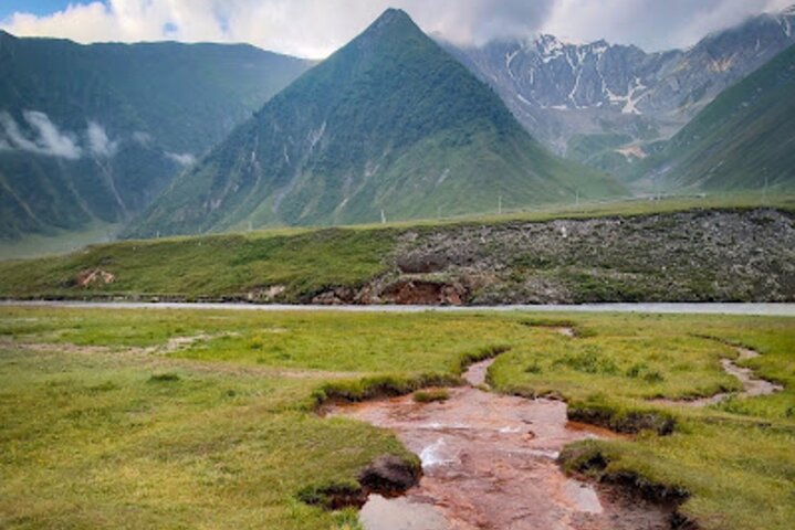 From Kazbegi to Truso Valley Trek with Hotel Transfers