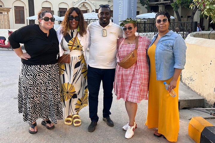 Full Day NAKUPENDA SANDBANK and STONE TOWN ( Lunch included )