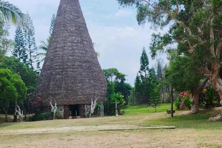 Country Tour 2.5 included Tjibaou Cultural Center & Church -LYVAI
