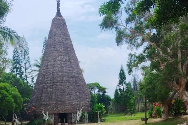Country Tour 2.5 included Tjibaou Cultural Center & Church -LYVAI