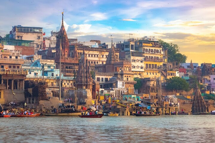 3-Hour Varanasi Tour: Ganga Aarti, Boat Ride & Manikarnika