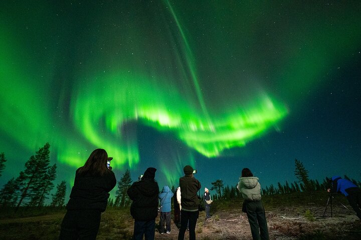 Rovaniemi:%100 Guaranteed Northern Lights Hunting