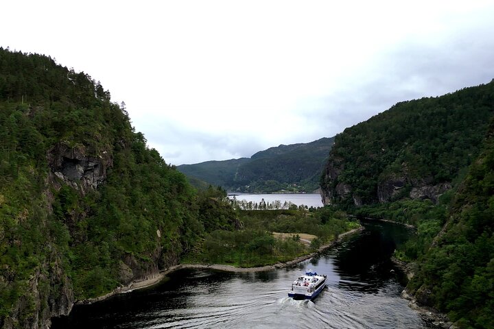 Bergen: Half-day fjord cruise to Mostraumen