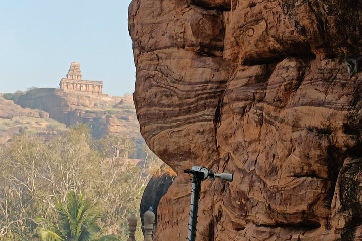 Hire a Guide to visit Badami/Aihole/Pattadakal with own transport