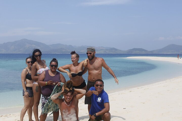 Private Coron Town Tour and Maquinit Hot Spring