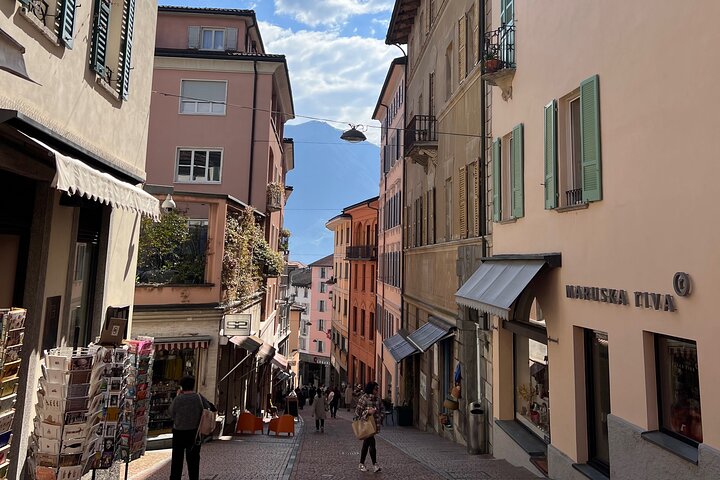 Lugano History & Culture 2 hours Walking Tour– Small Group