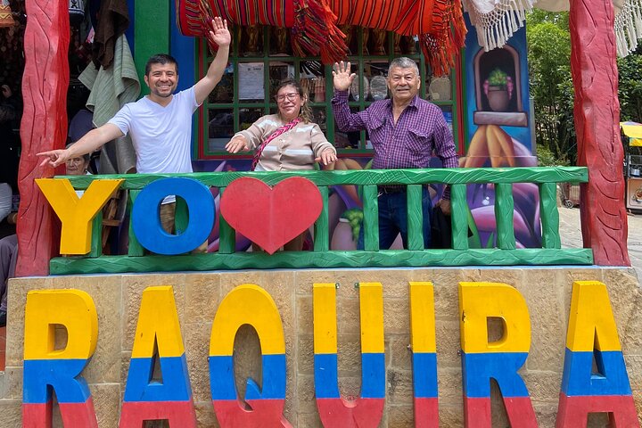 Ráquira Colors & Culture: Day Trip with Lunch & Transport