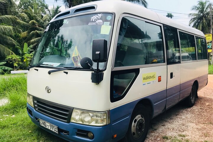 Taxi from Kandy to Nuwaraeliya or Nanuoya Railway Station