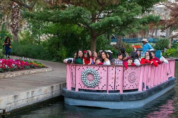 San Antonio Trolley and Go Rio Riverwalk Cruise Combo