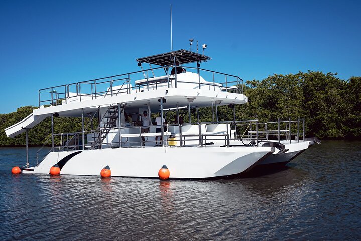 Mega Catamarans ALL INCLUSIVE Remote Paradise Beach Adventure