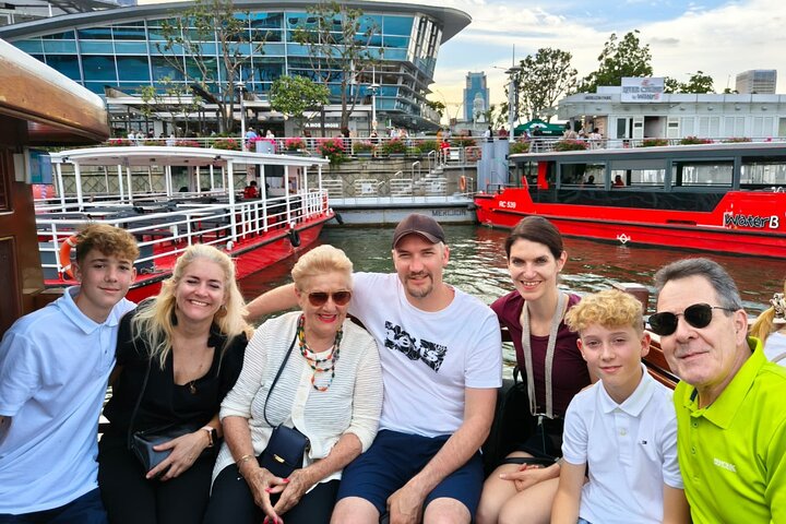 Singapore River Cruise and 2 Must-see Water Light Shows