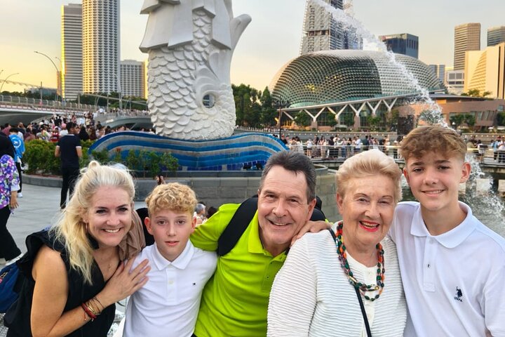 Singapore River Cruise and 2 Must-see Water Light Shows