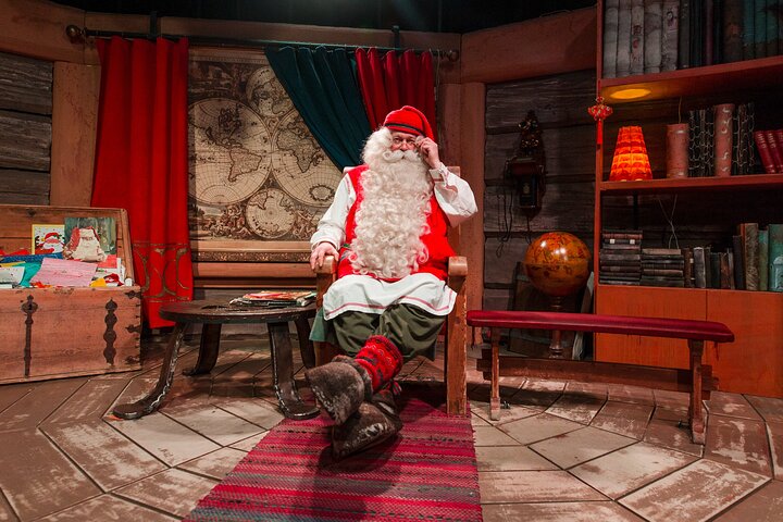 Private Full-Day Trip to Santa Claus Village from Levi